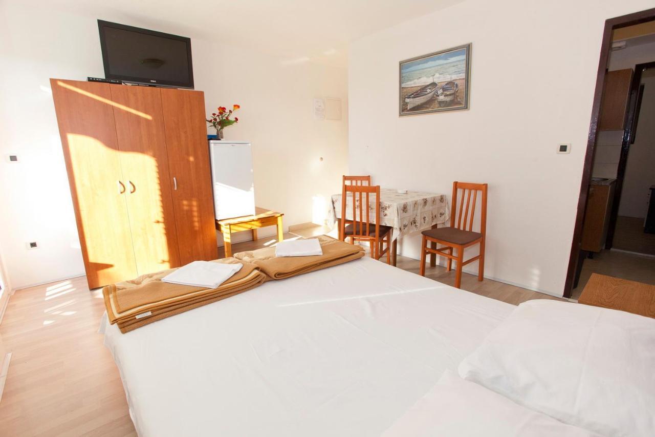 Apartments Marinko Промайна Екстериор снимка