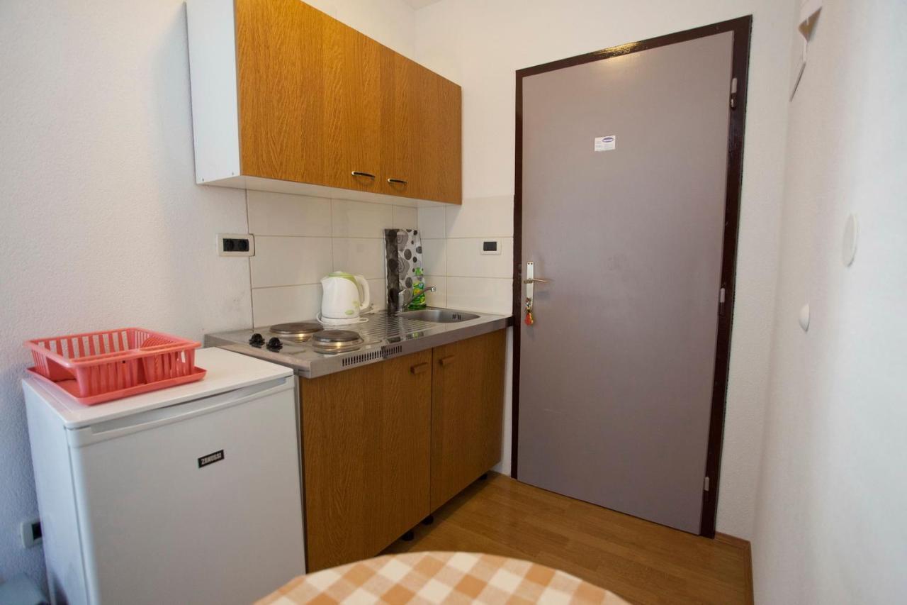 Apartments Marinko Промайна Екстериор снимка